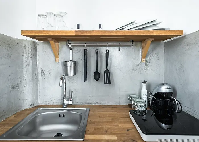 White And Grey Chora *